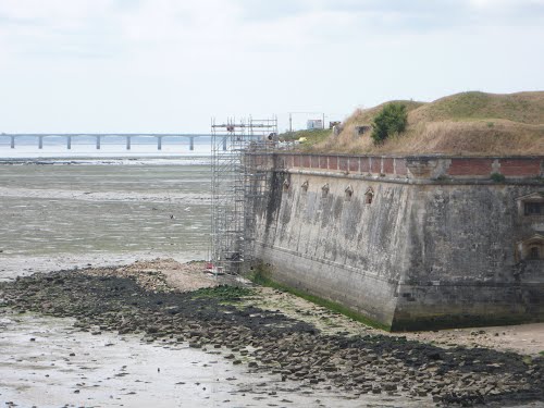 Blick von der Zitadelle von Le Chteau d'Olron auf den Viadukt der Ile d'Olron, 2013